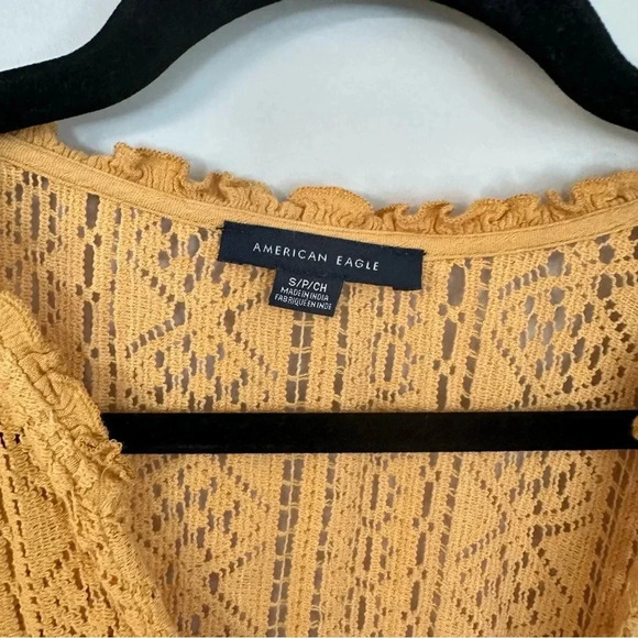 American Eagle Women’s 3/4 Sleeve Mustard Yellow Flowy Lace Top Size S GUC - Picture 3 of 10